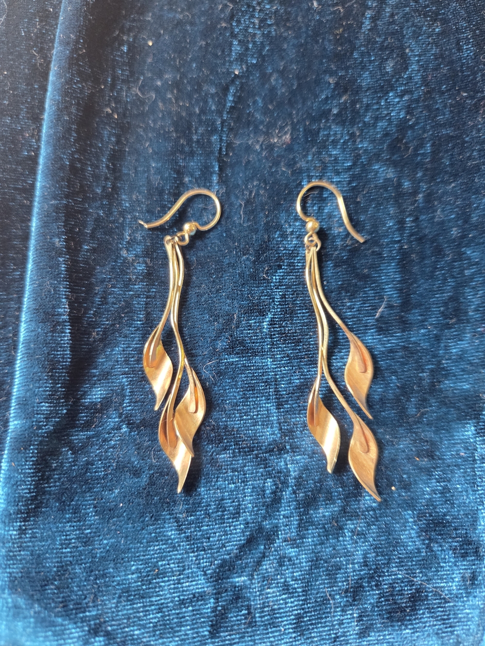 Gold Tone Leaf Drop Dangle Earrings - Elegant Women's Jewelry